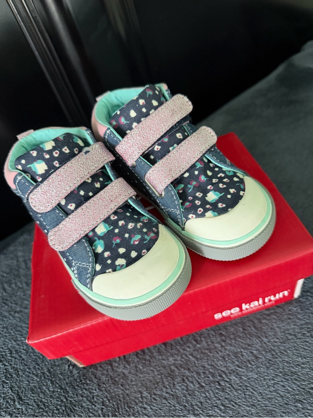 Kids Glitter Strap Navy & Mint Patterned Sneakers size 7 NEW